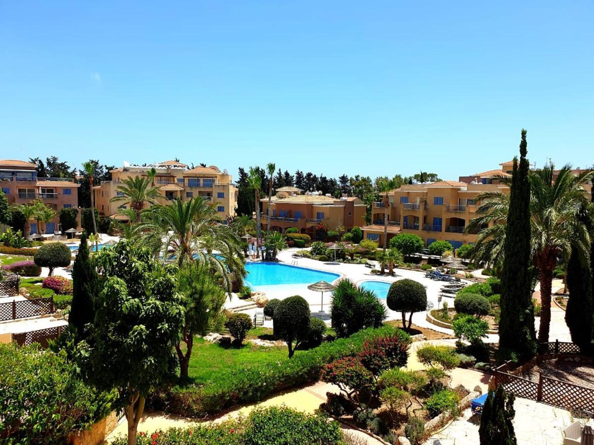 Comfortable 2 Bedroom Apartment In Popular Limnaria Gardens Paphos Exterior photo